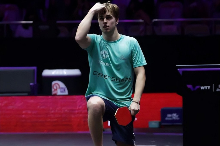 他在场上的 他在场上的