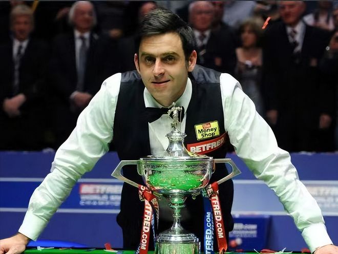 梅西再次以 梅西再次以